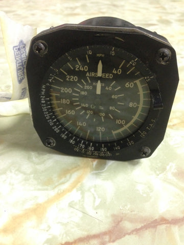 AIRSPEED INDICATOR CESSNA P/N 661010-0202